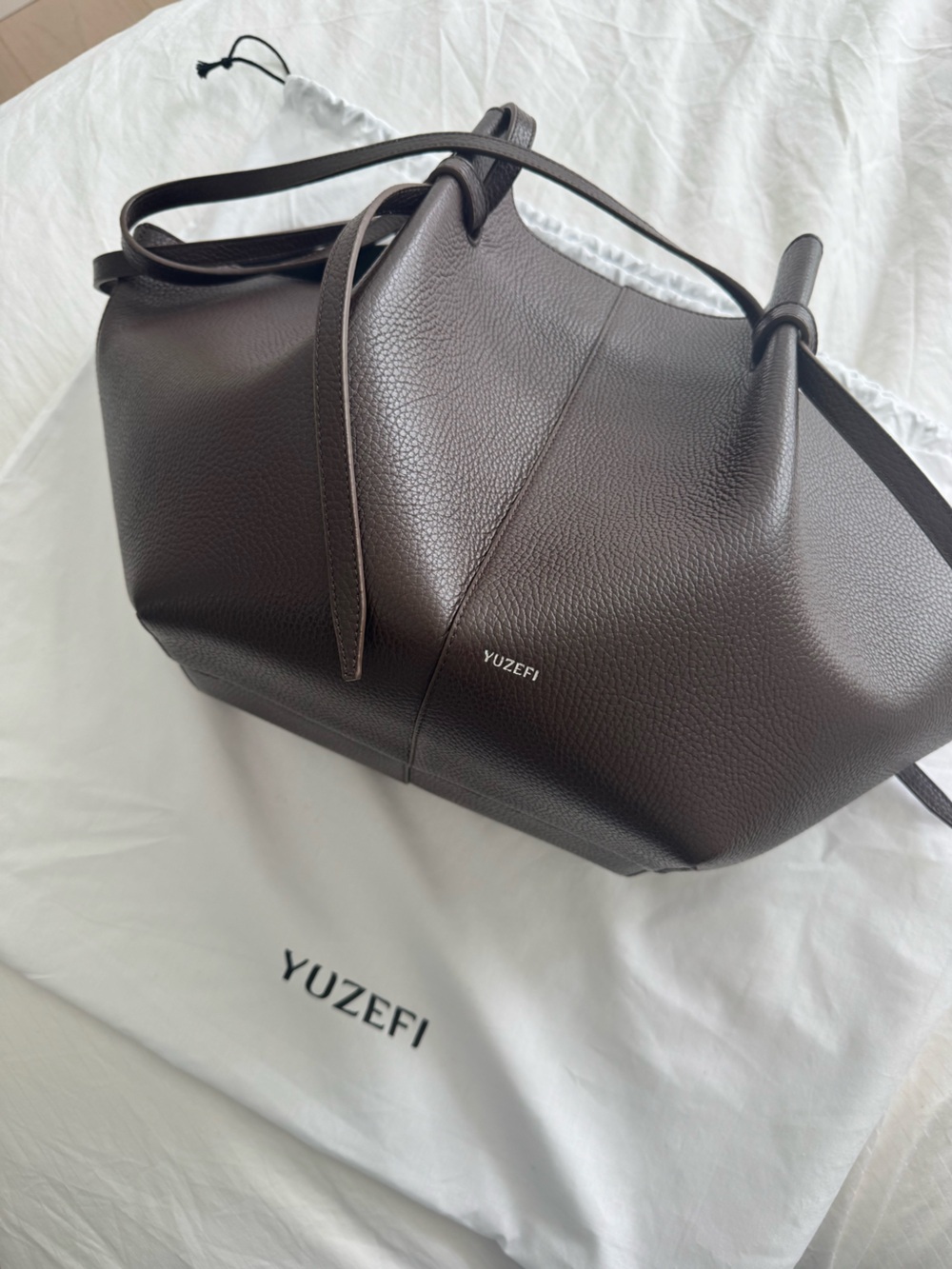 Yuzefi LARGE MOCHI - ESPRESSO PEBBLE GRAIN LEATHER